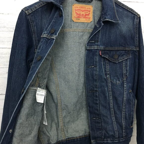 Levi's Women's Jean Jacket Dark Wash Trucker Jacket Cotton size Small - Picture 2 of 9